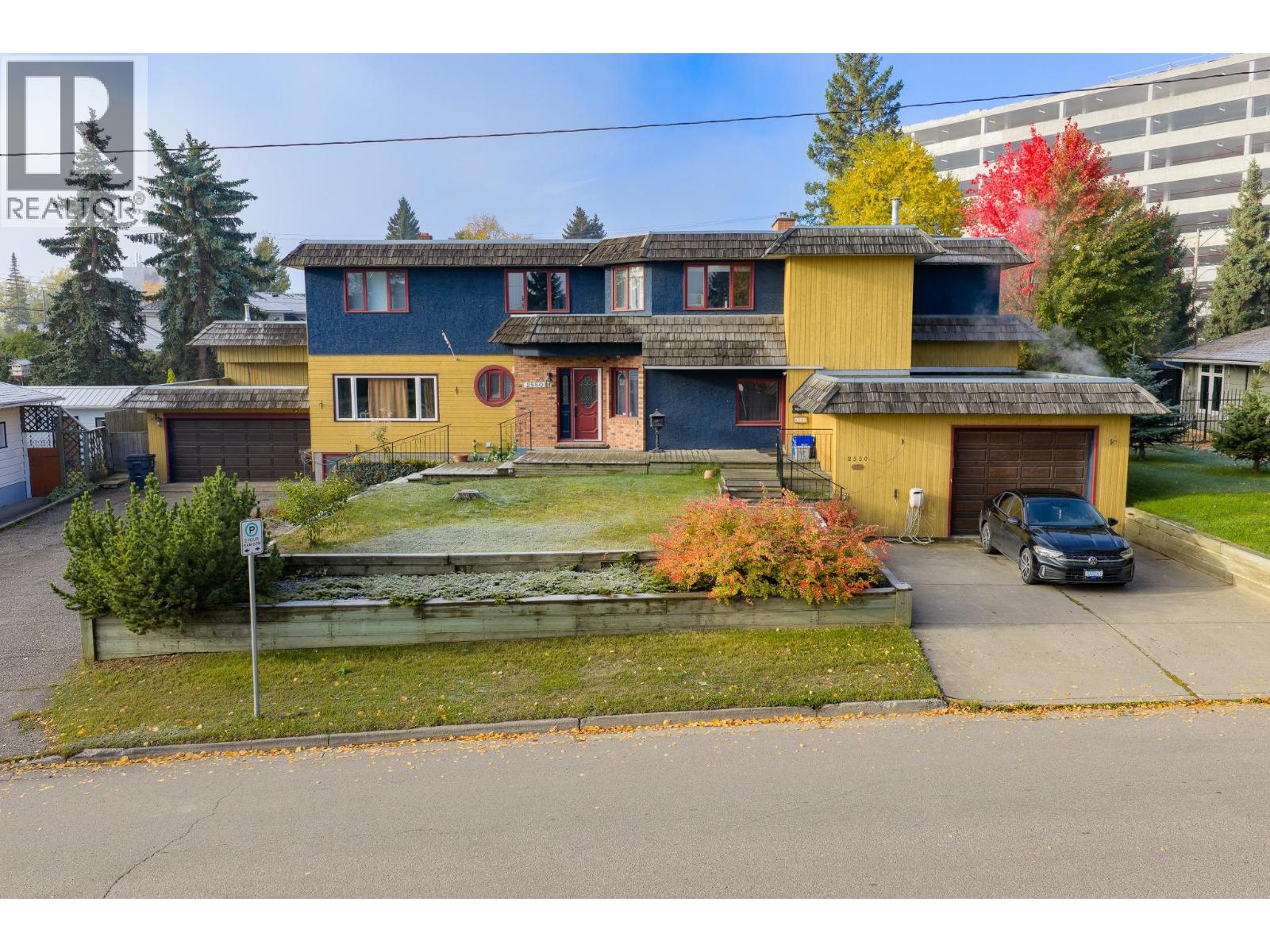 2550 LAURIER CRESCENT