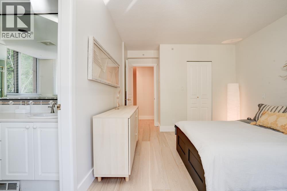 5775 Hampton Place #301 Property Photo 18