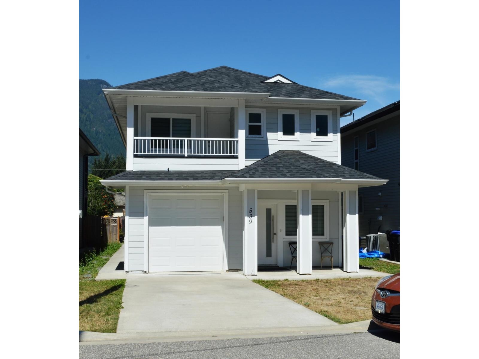 539 Douglas Street Property Photo 1
