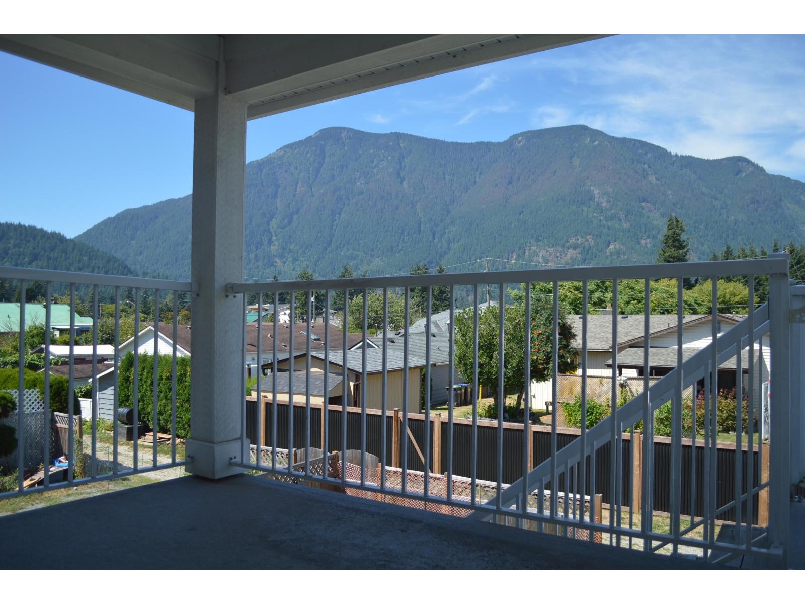 539 Douglas Street Property Photo 12