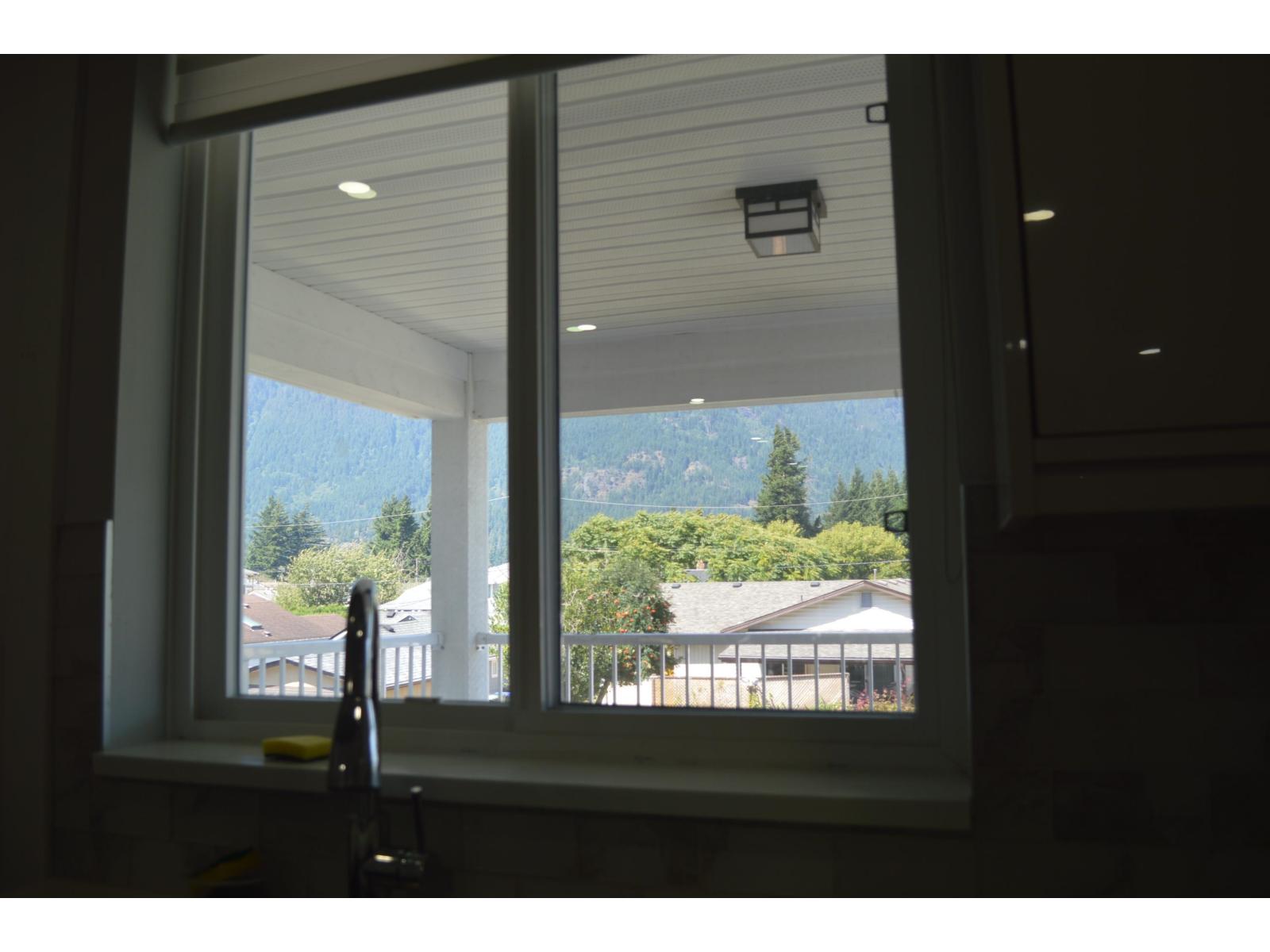 539 Douglas Street Property Photo 16