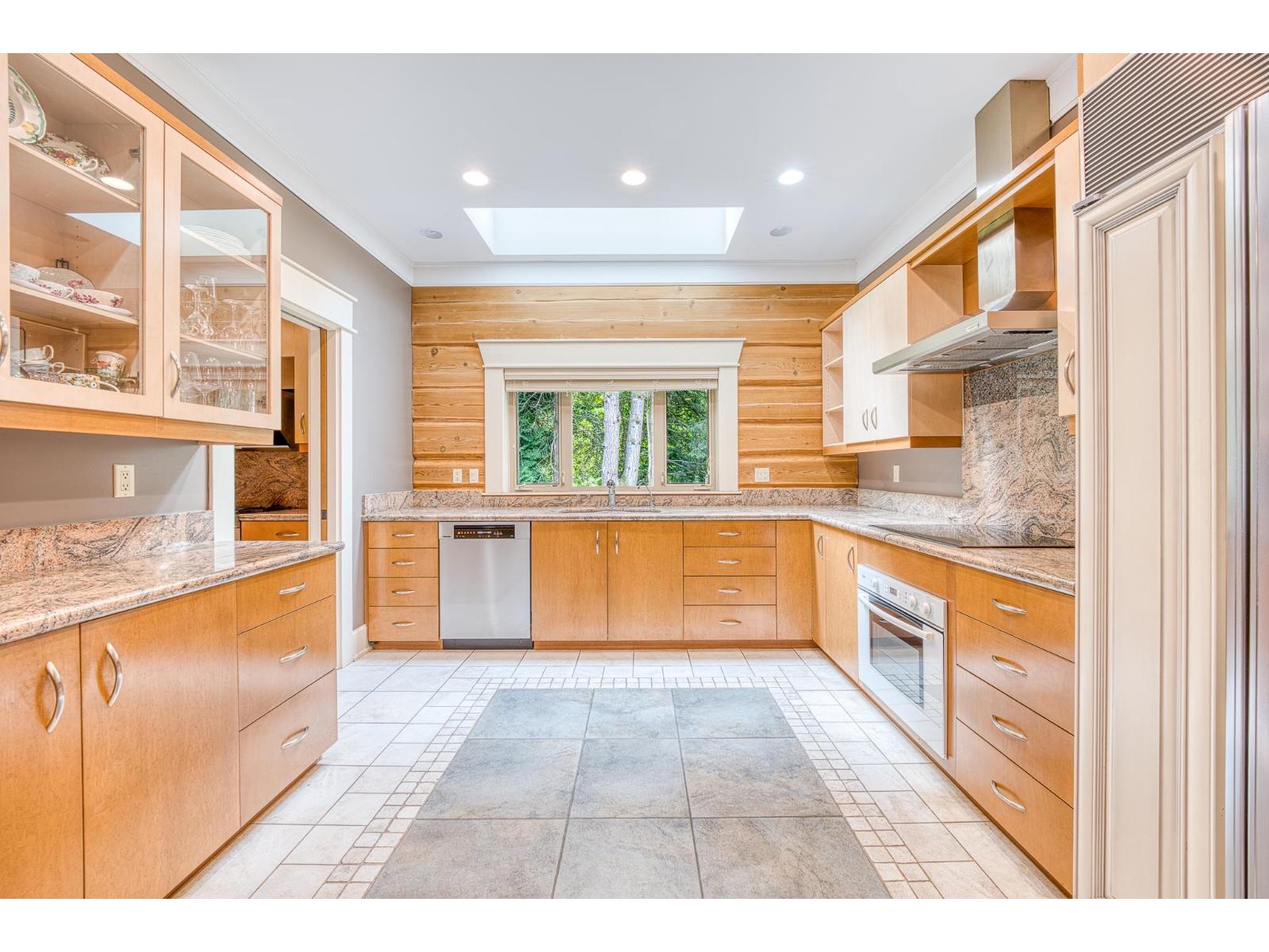 16354 30b Avenue Property Photo 13