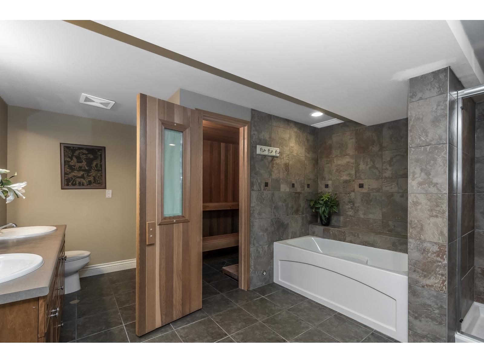 11324 161 Street Property Photo 33