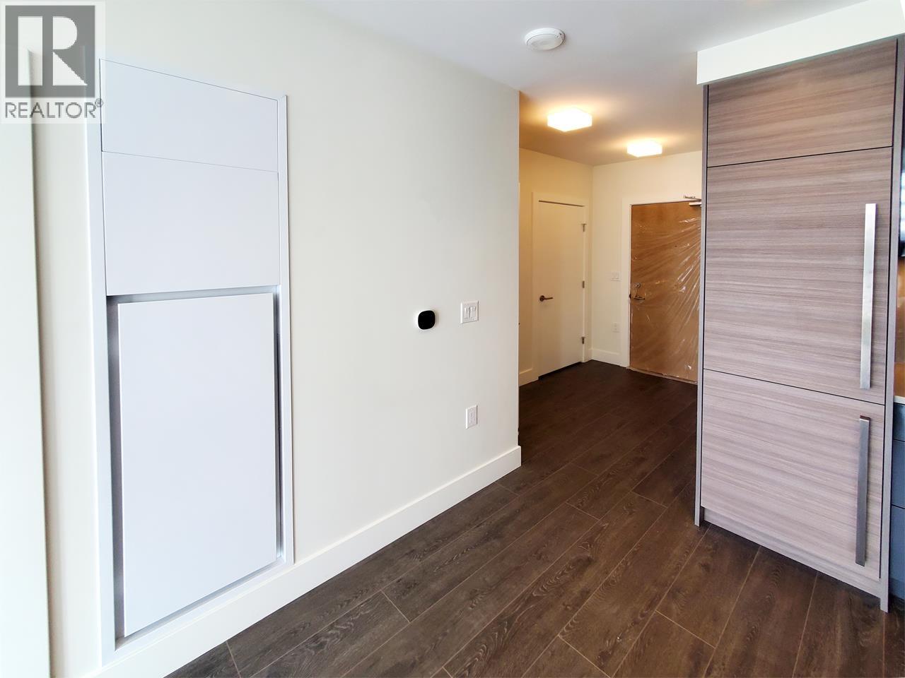 507 3438 Sawmill Crescent Property Photo 3