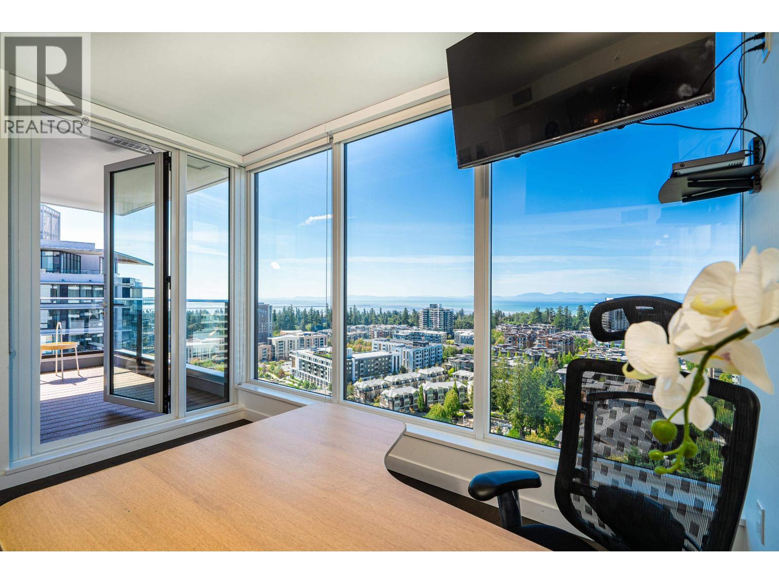 5629 Birney Avenue #2001 Property Photo 9