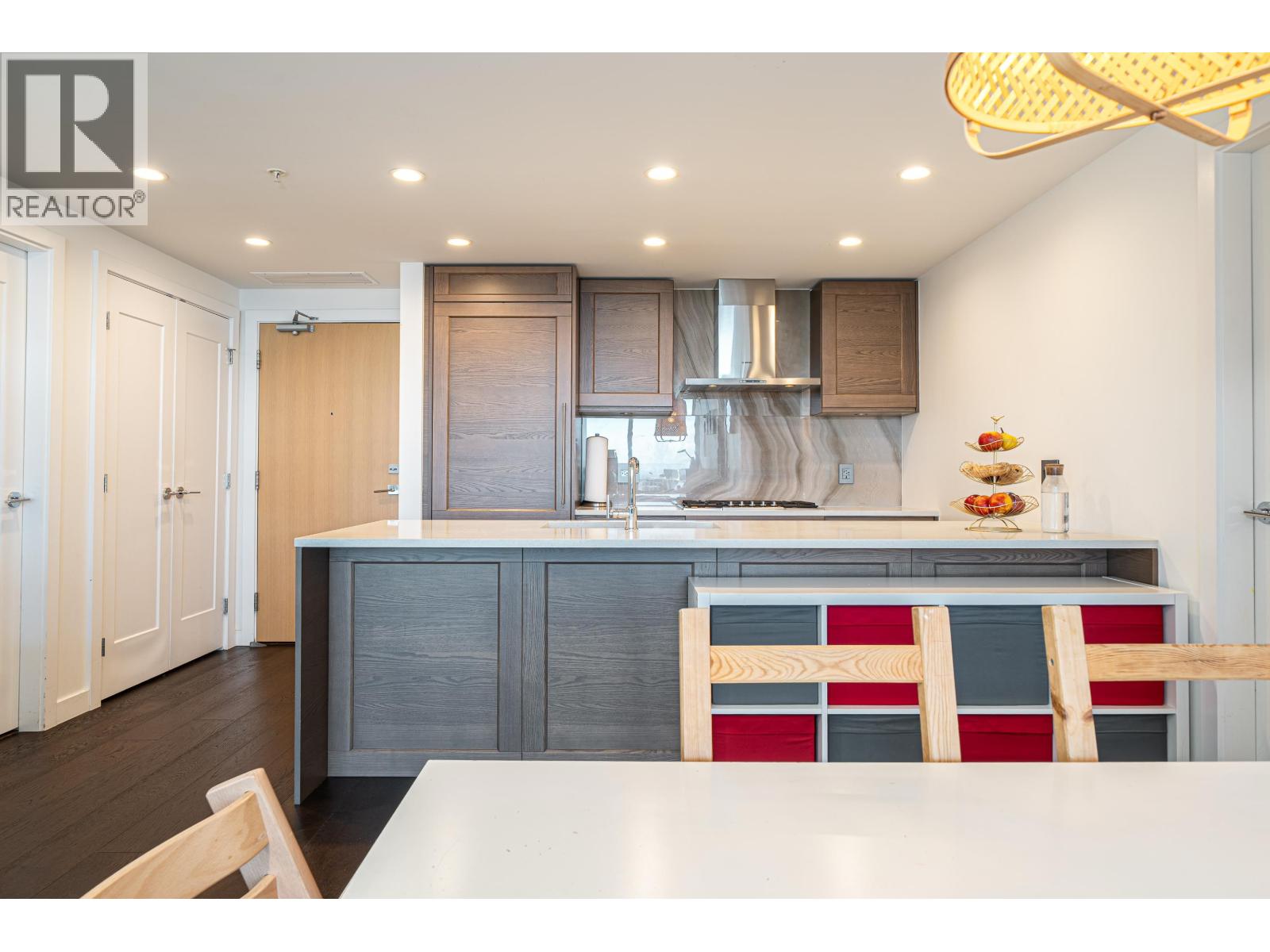 5629 Birney Avenue #2001 Property Photo 11