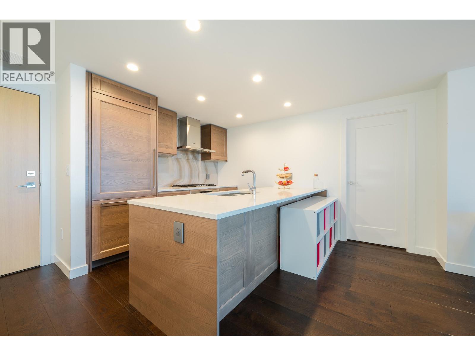 5629 Birney Avenue #2001 Property Photo 12