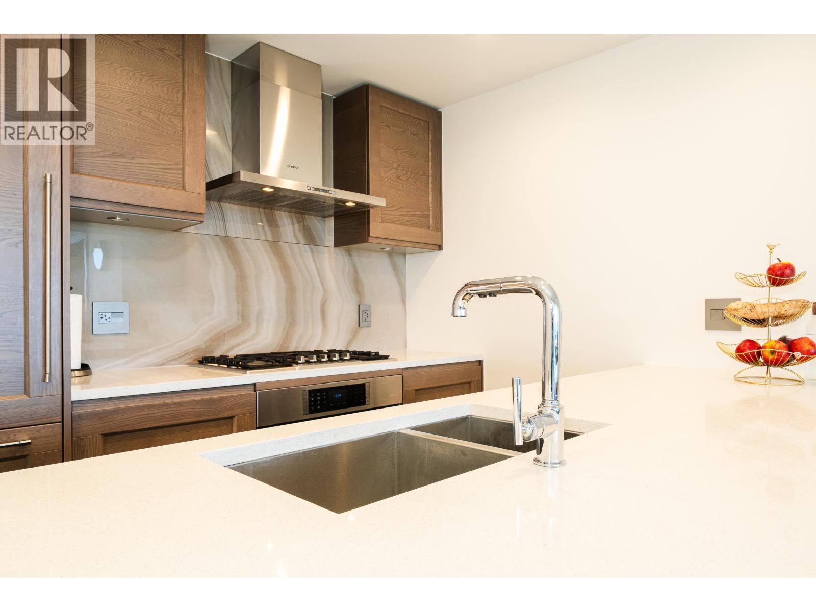 5629 Birney Avenue #2001 Property Photo 13