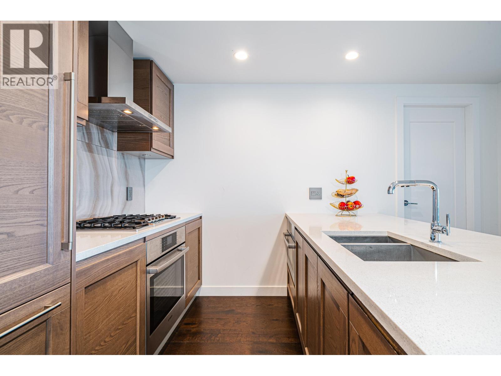 5629 Birney Avenue #2001 Property Photo 14