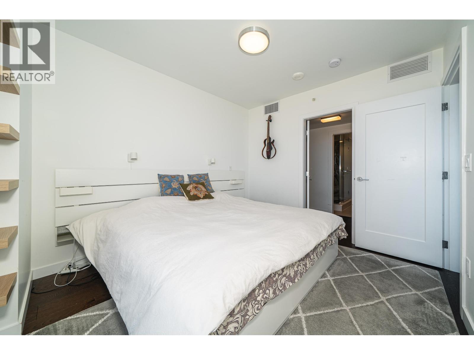 5629 Birney Avenue #2001 Property Photo 16