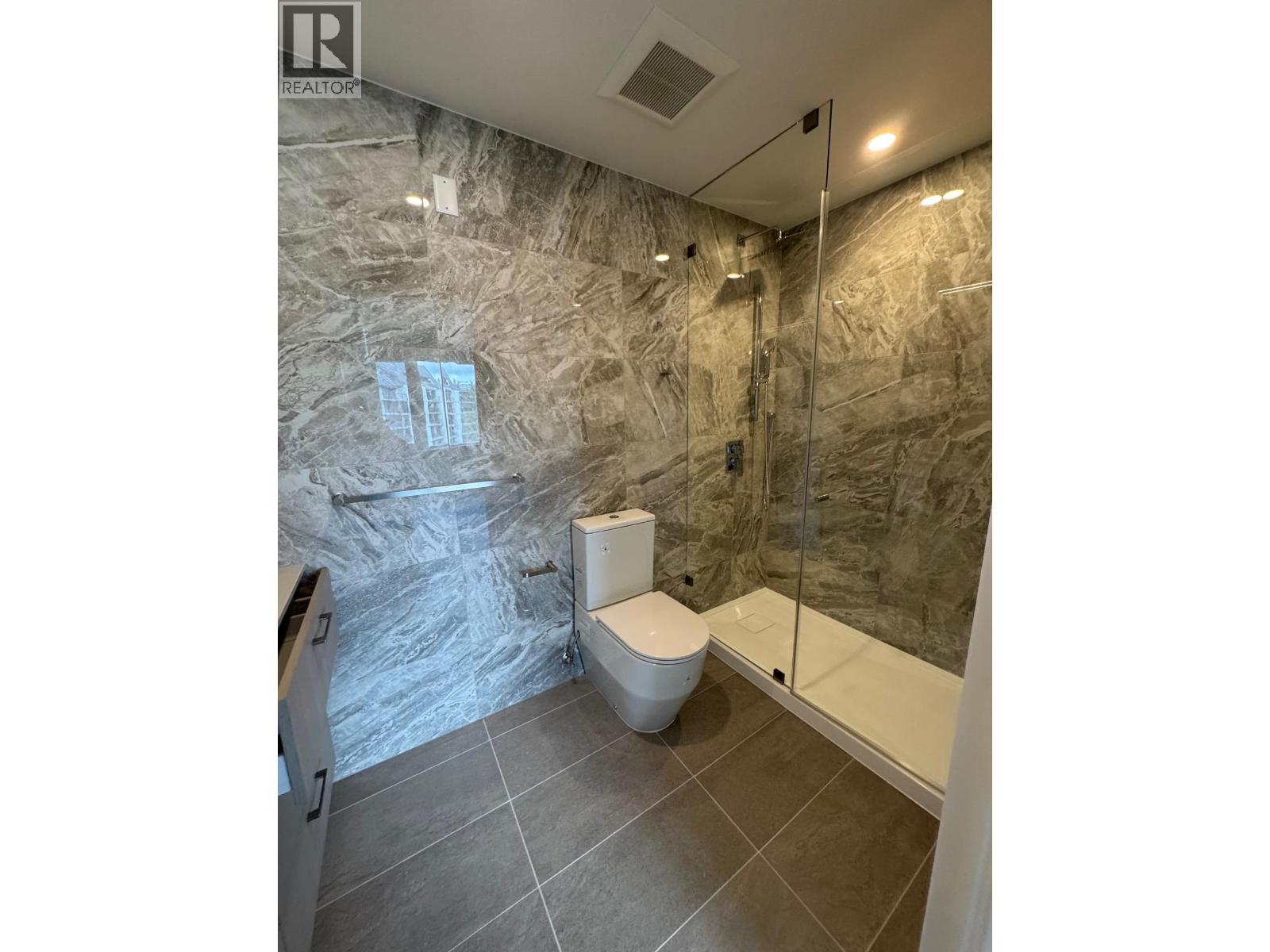 6468 Willingdon Avenue #1006 Property Photo 4