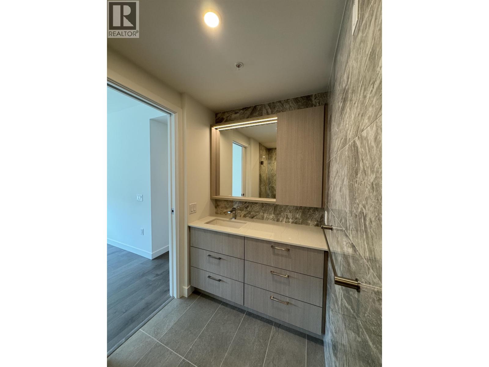 6468 Willingdon Avenue #1006 Property Photo 6