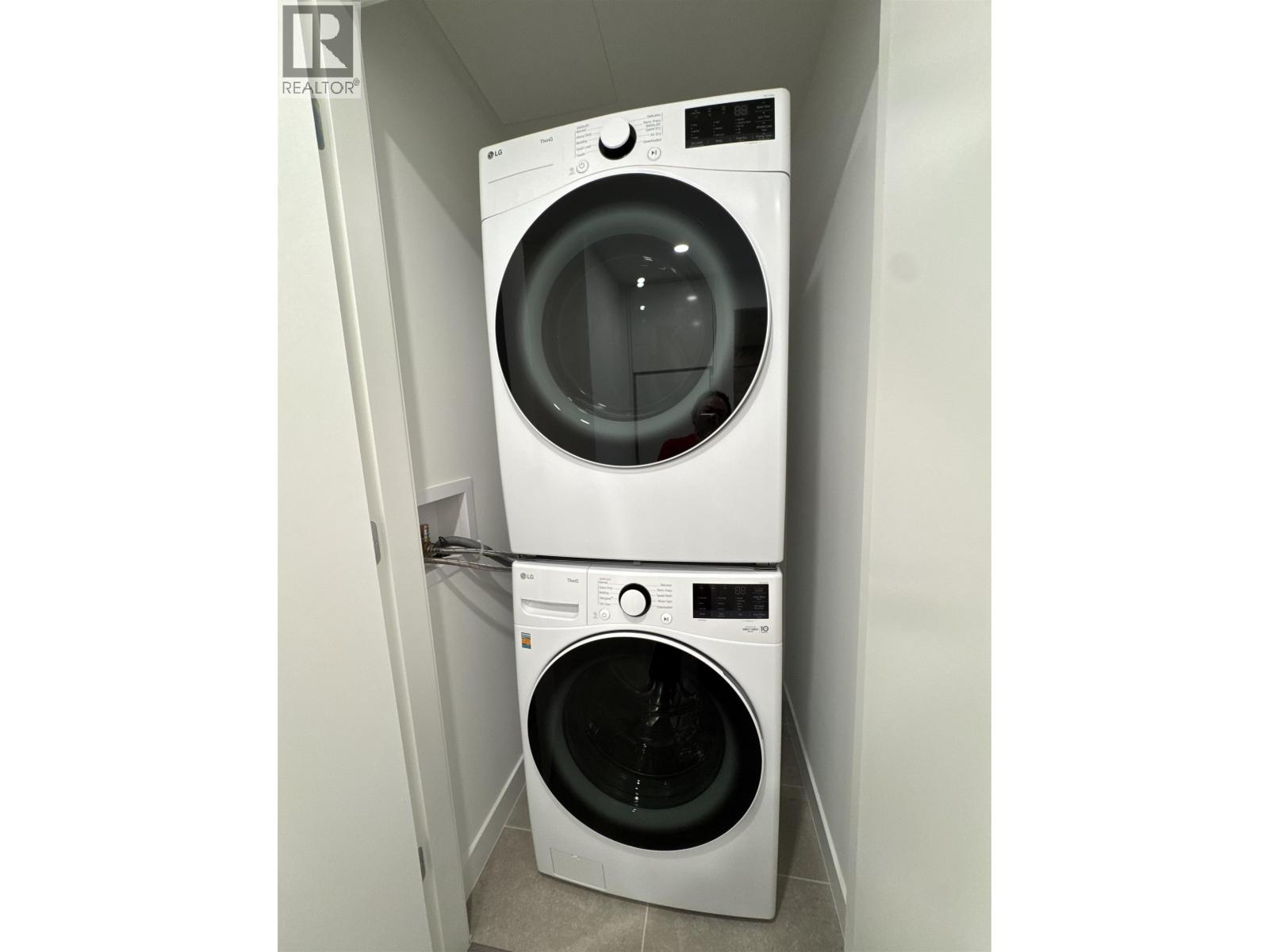 6468 Willingdon Avenue #1006 Property Photo 8