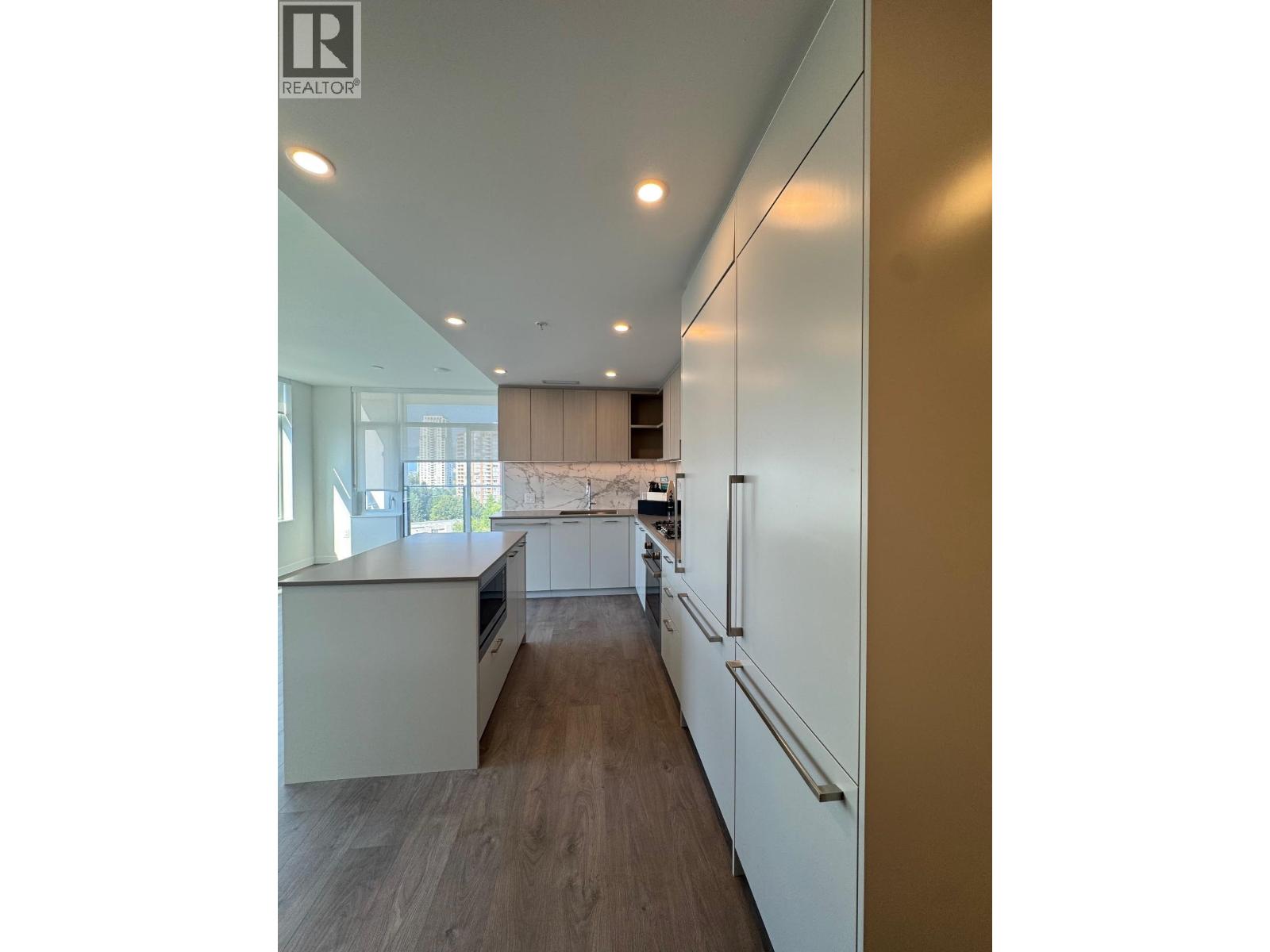 6468 Willingdon Avenue #1006 Property Photo 15