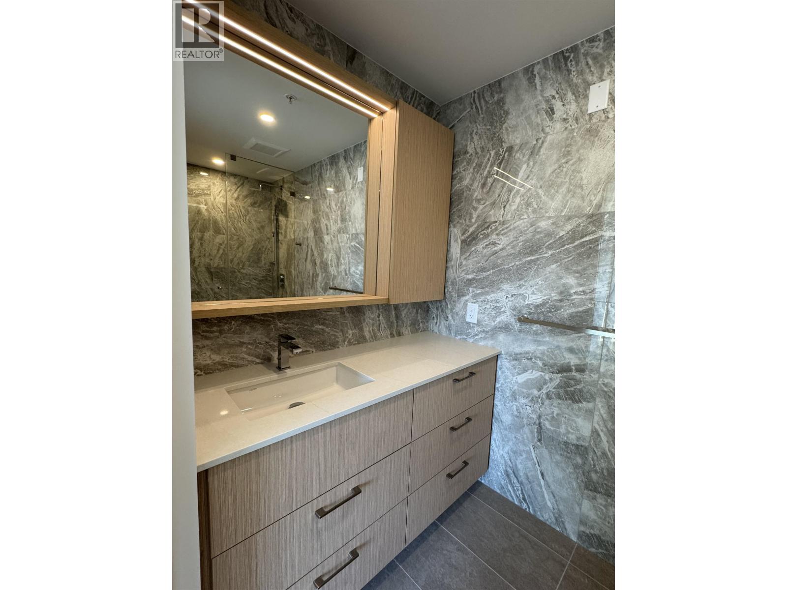 6468 Willingdon Avenue #1006 Property Photo 17