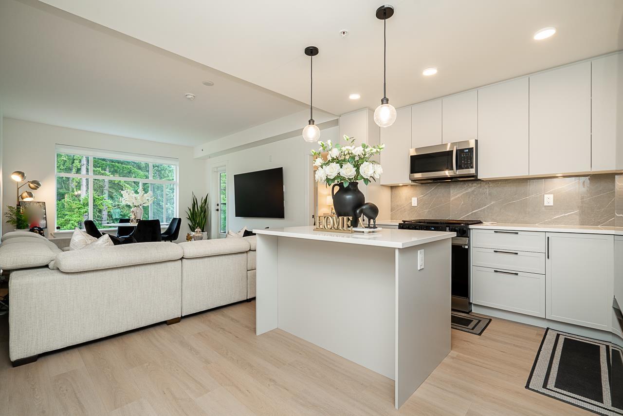 3528 146a #608 Property Photo 1