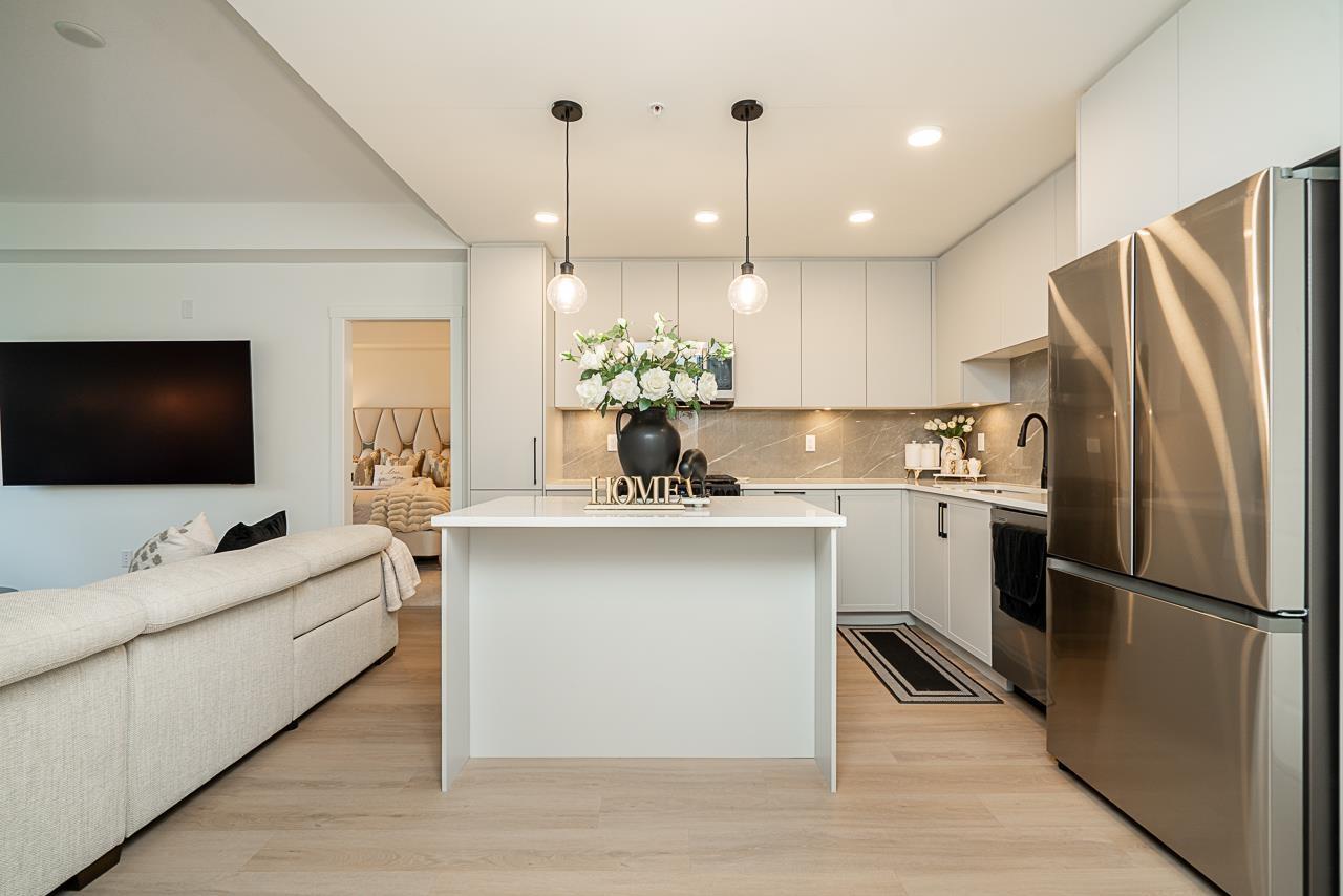 3528 146a #608 Property Photo 5