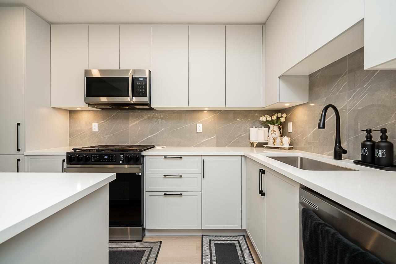 3528 146a #608 Property Photo 6