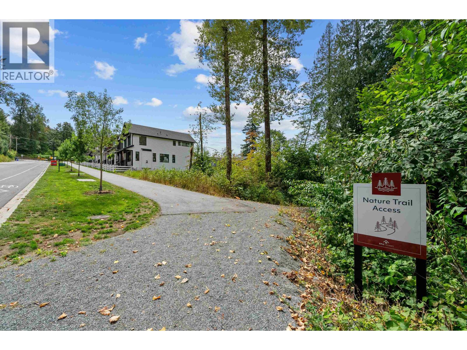 11253 252 Street Property Photo 3