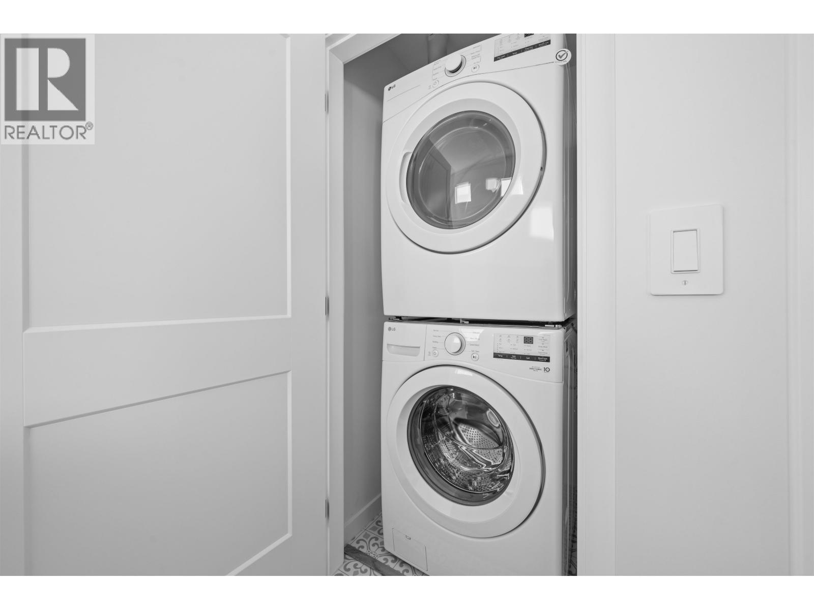 11253 252 Street Property Photo 19