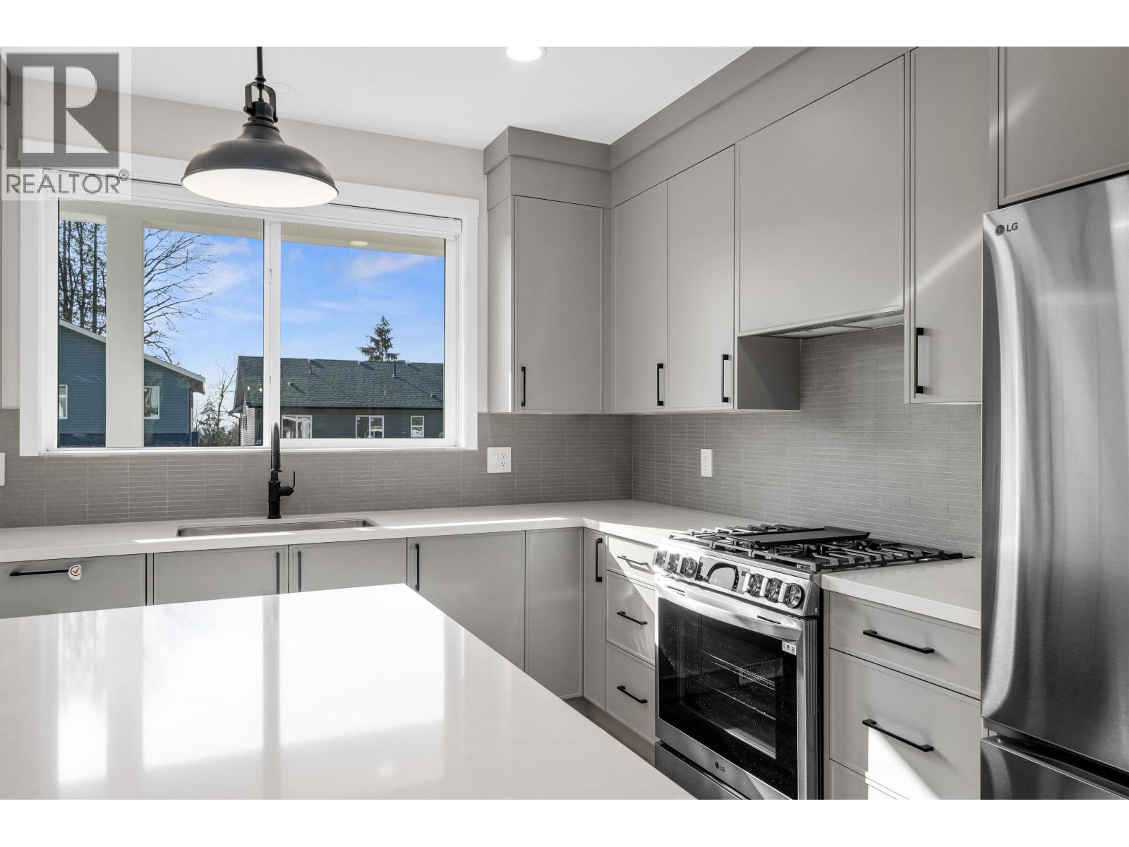 11253 252 Street Property Photo 28