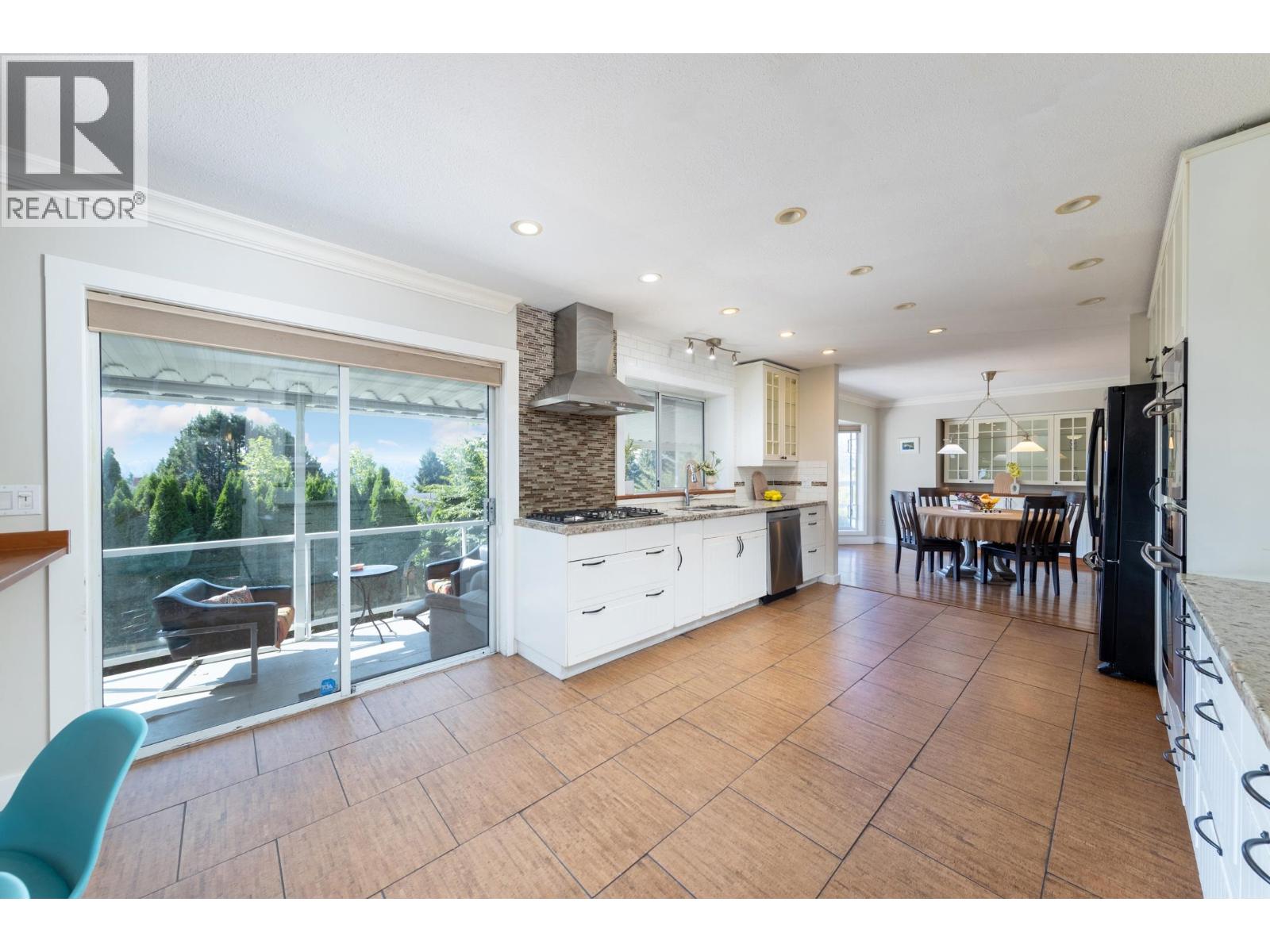 2562 Fuchsia Place Property Photo 13