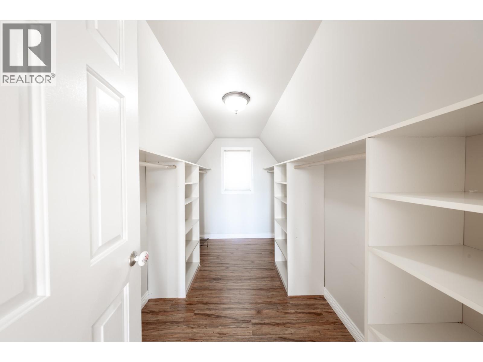 2562 Fuchsia Place Property Photo 27