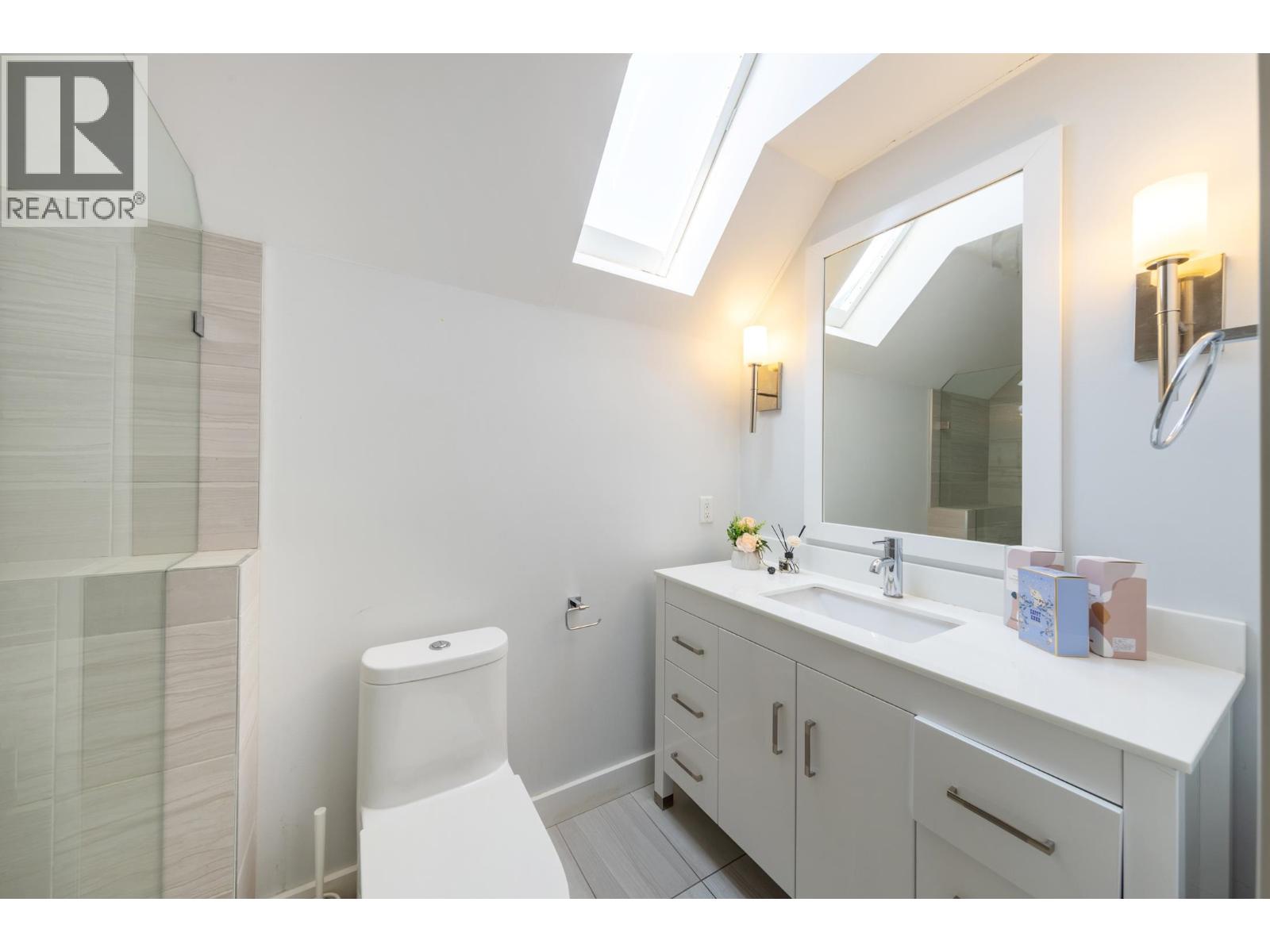 2562 Fuchsia Place Property Photo 32