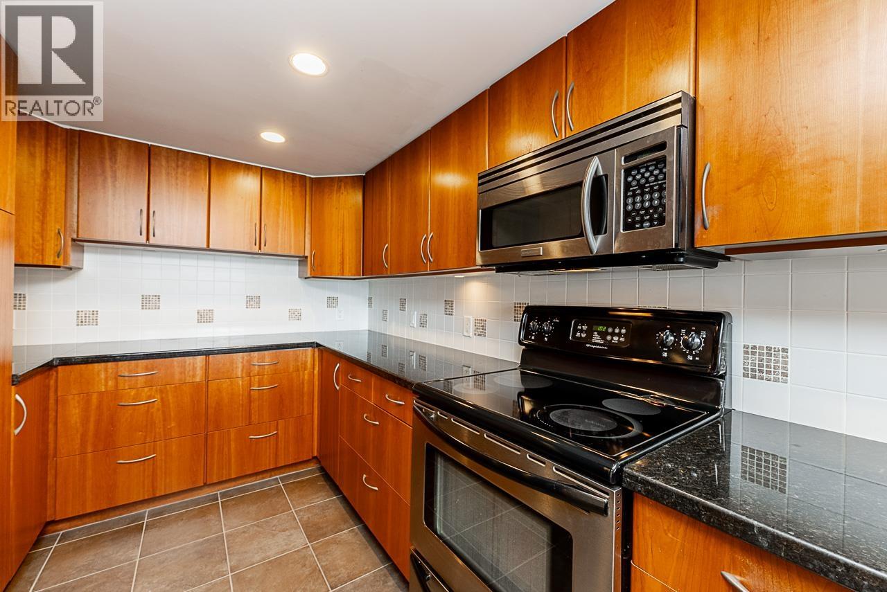 290 Newport Drive #2202 Property Photo 13