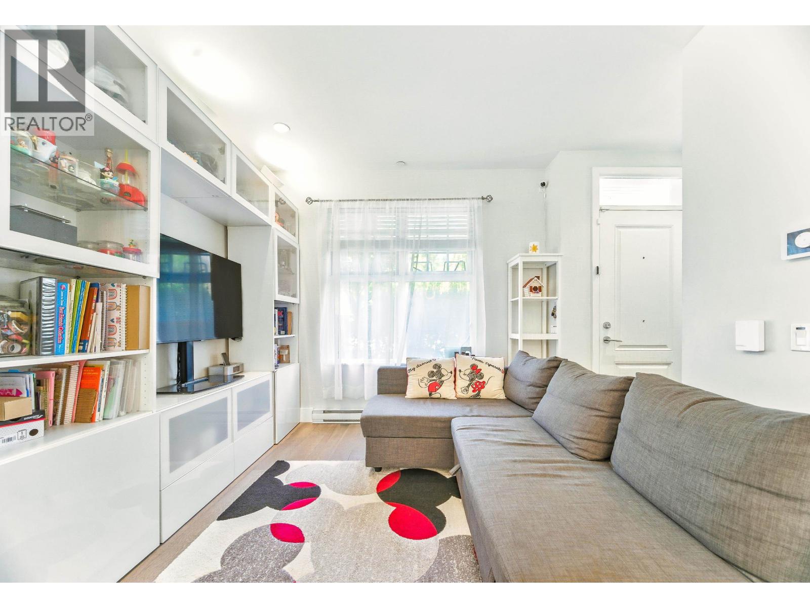 276 West 62nd Avenue Property Photo 4