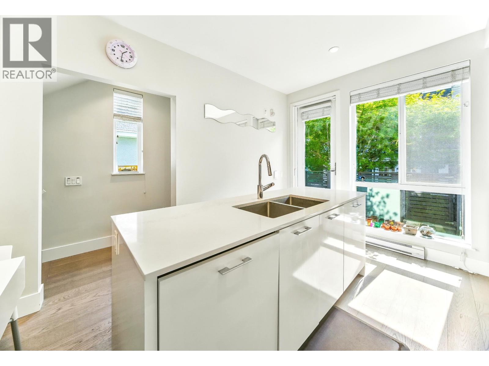 276 West 62nd Avenue Property Photo 9