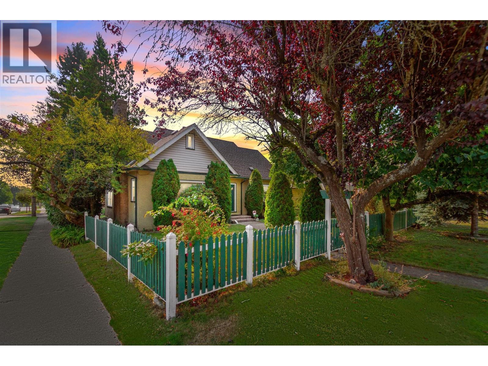 1602 Tenth Avenue Property Photo 1