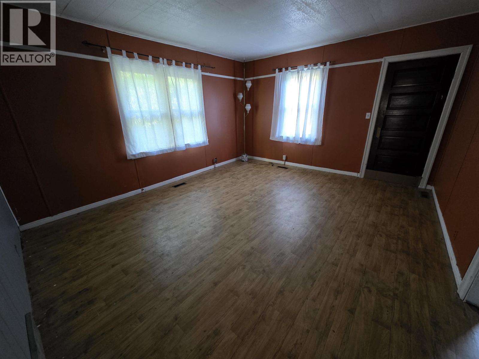 9823 E Birch Avenue Property Photo 8