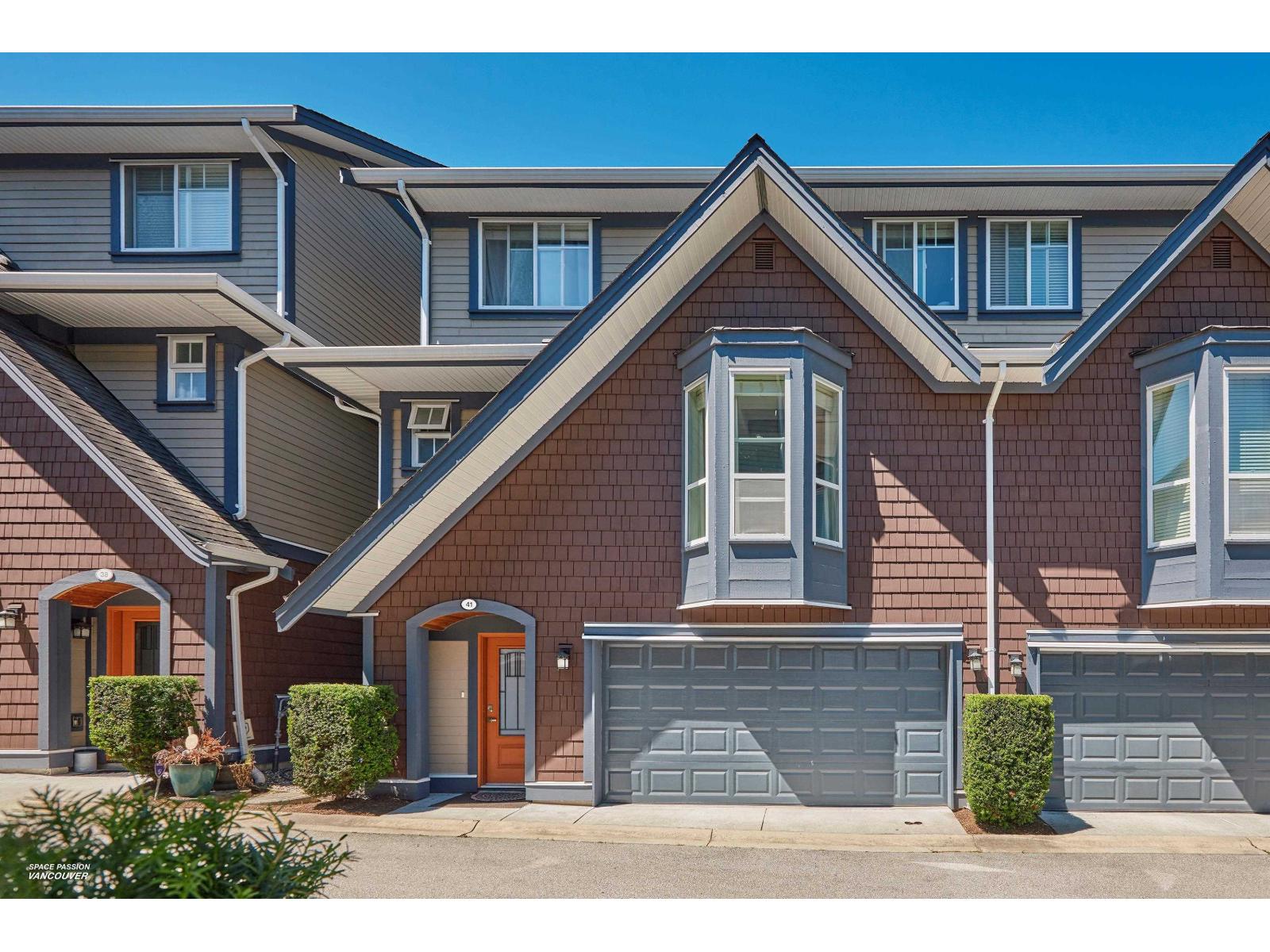 41 15977 26 AVENUE Property Photo 1