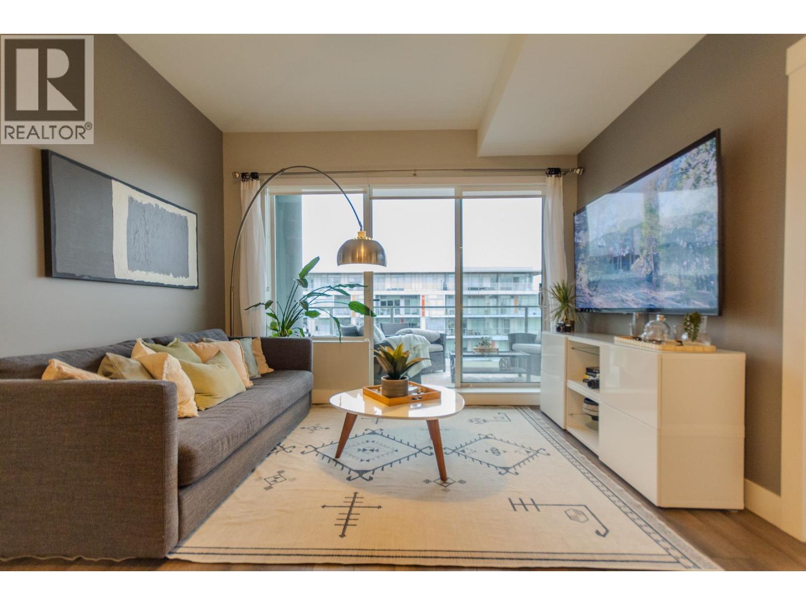 803 10788 NO. 5 ROAD Property Photo 1