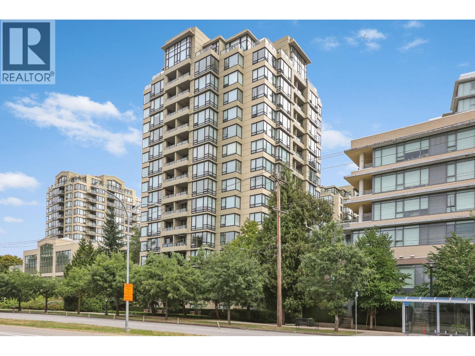 9188 Hemlock Drive #802 Property Photo 4