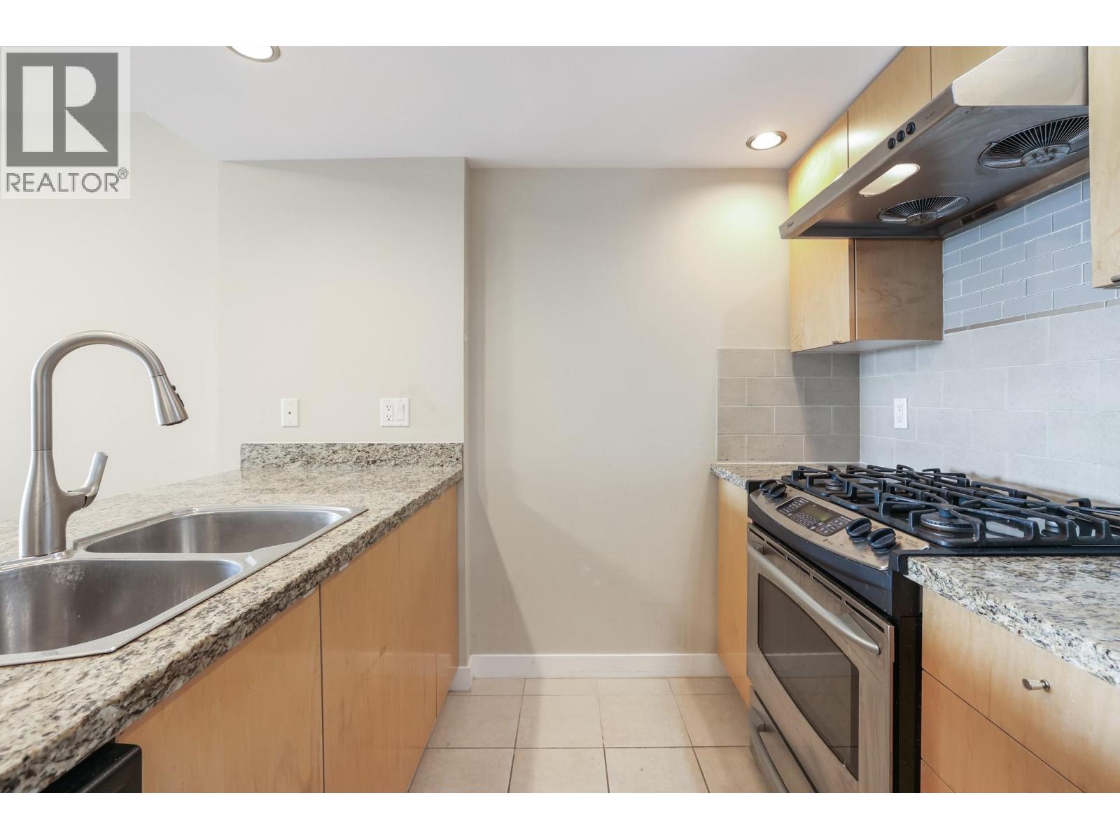 9188 Hemlock Drive #802 Property Photo 10