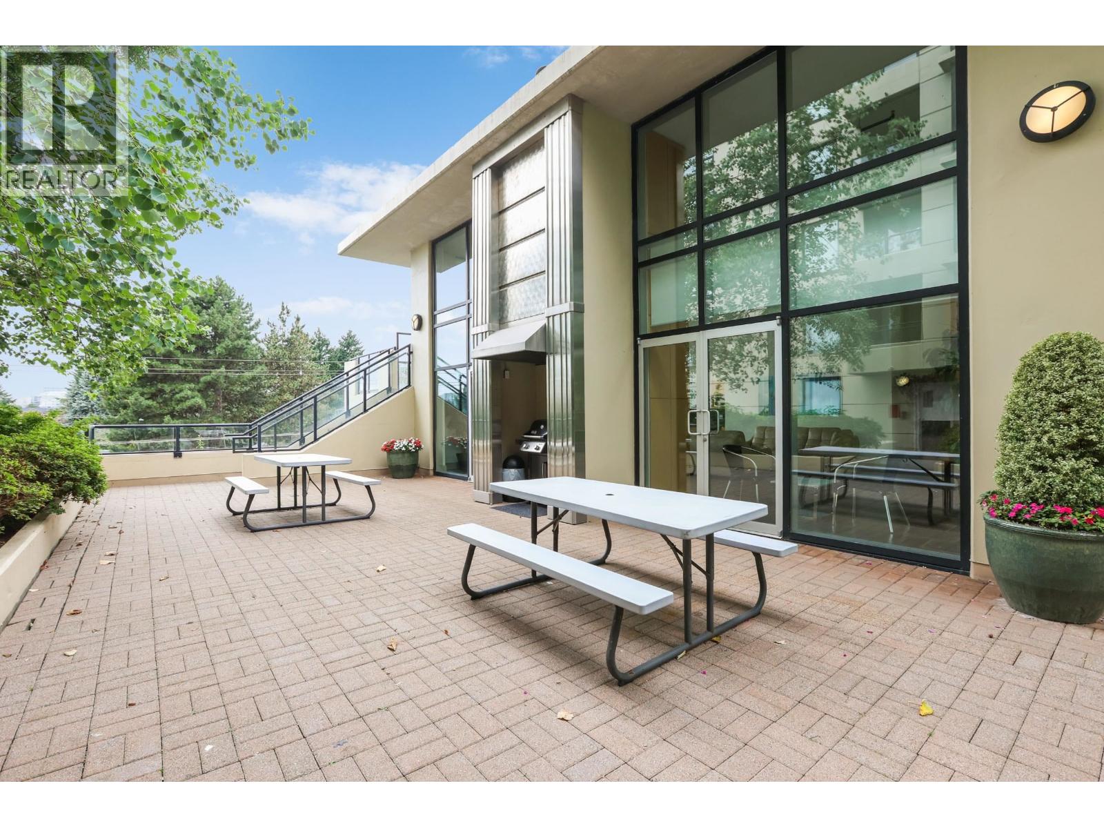 9188 Hemlock Drive #802 Property Photo 17