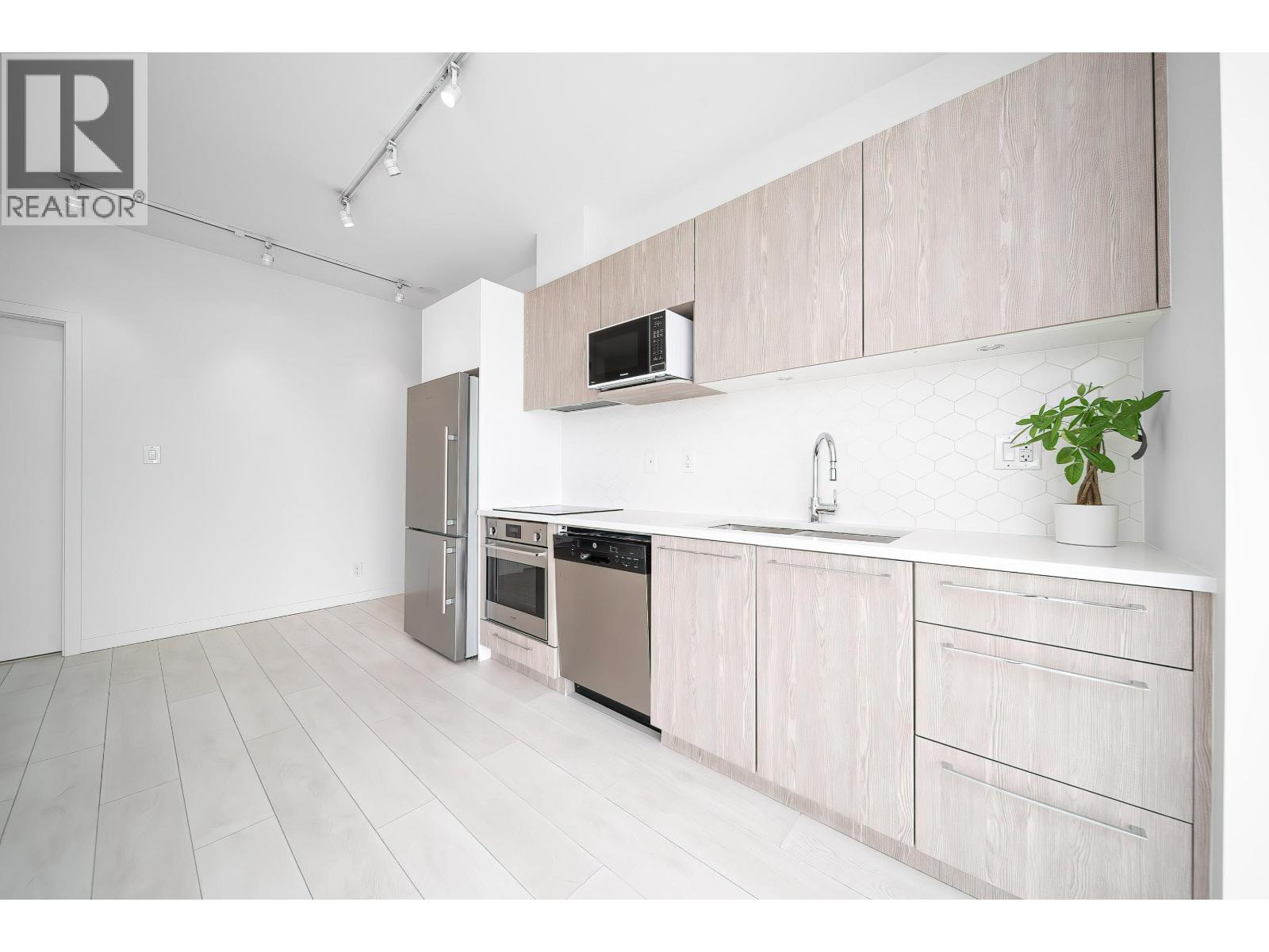 691 North Road #902 Property Photo 5