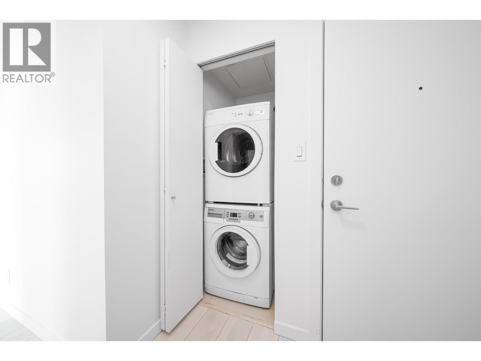 691 North Road #902 Property Photo 14