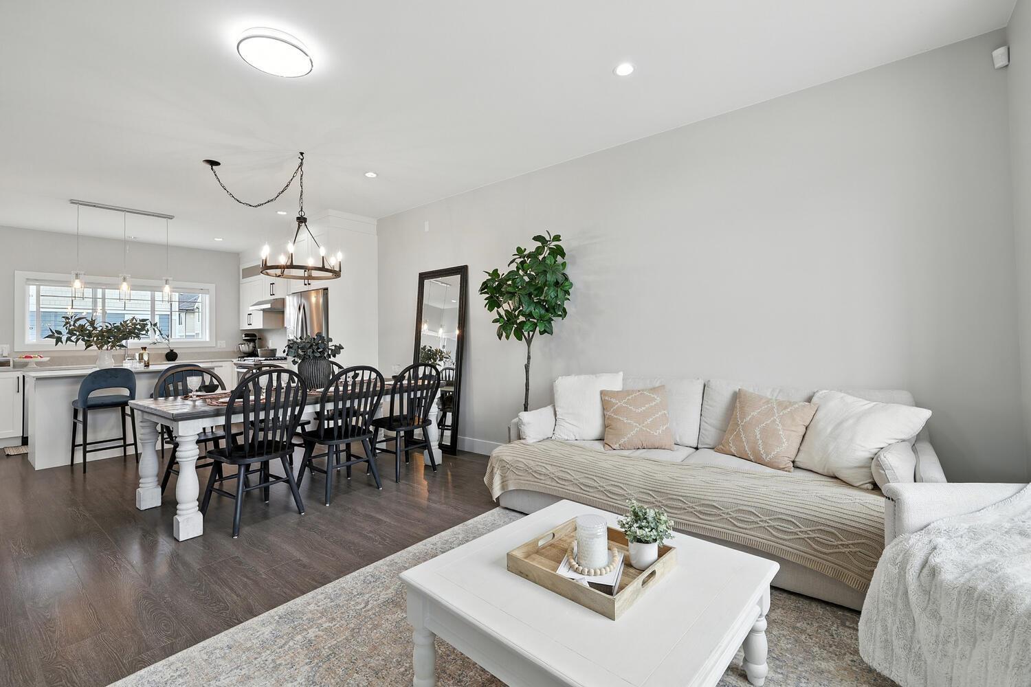 19501 74 #40 Property Photo 6