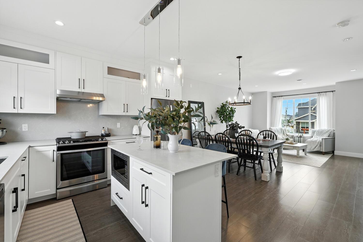 19501 74 #40 Property Photo 8