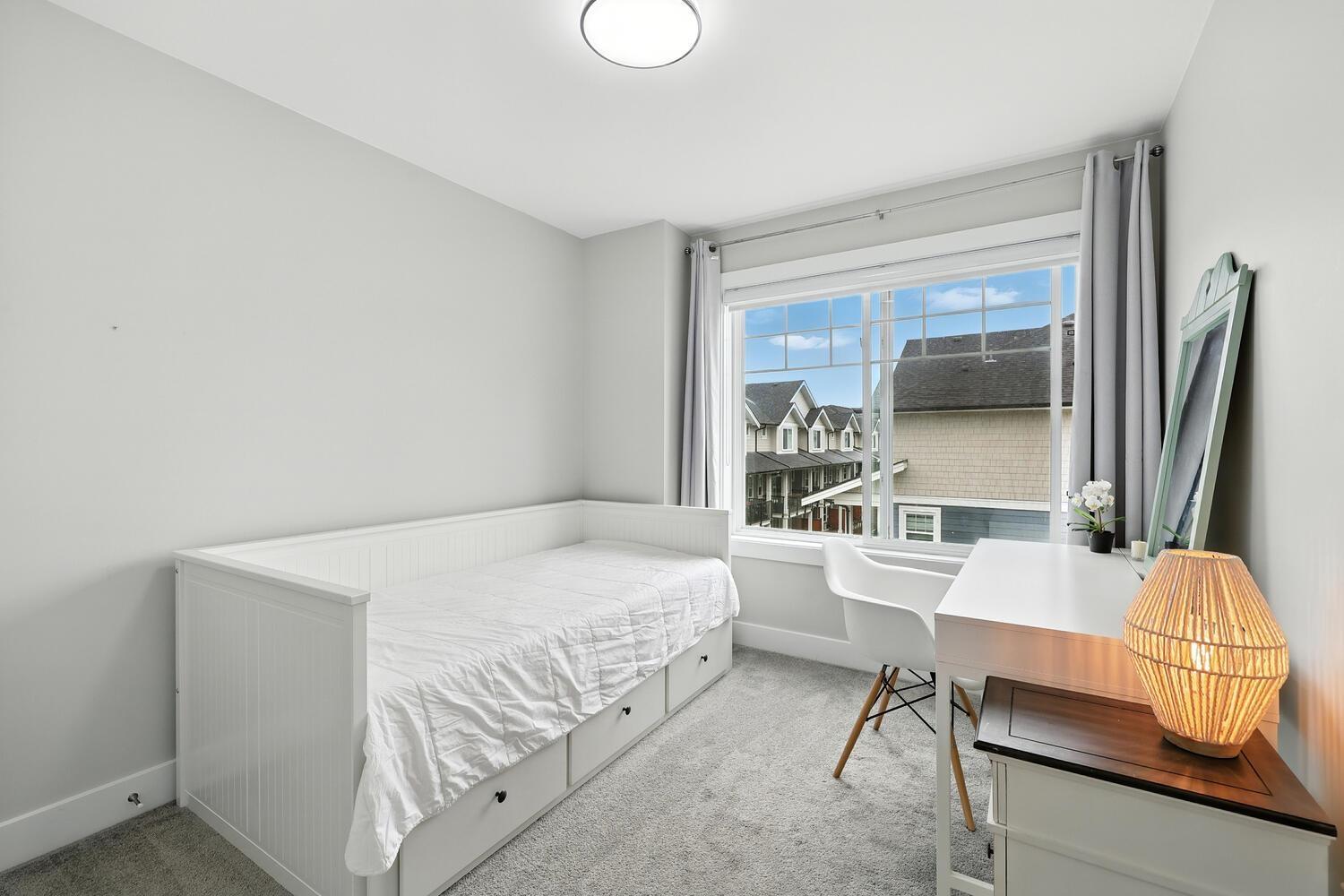 19501 74 #40 Property Photo 22