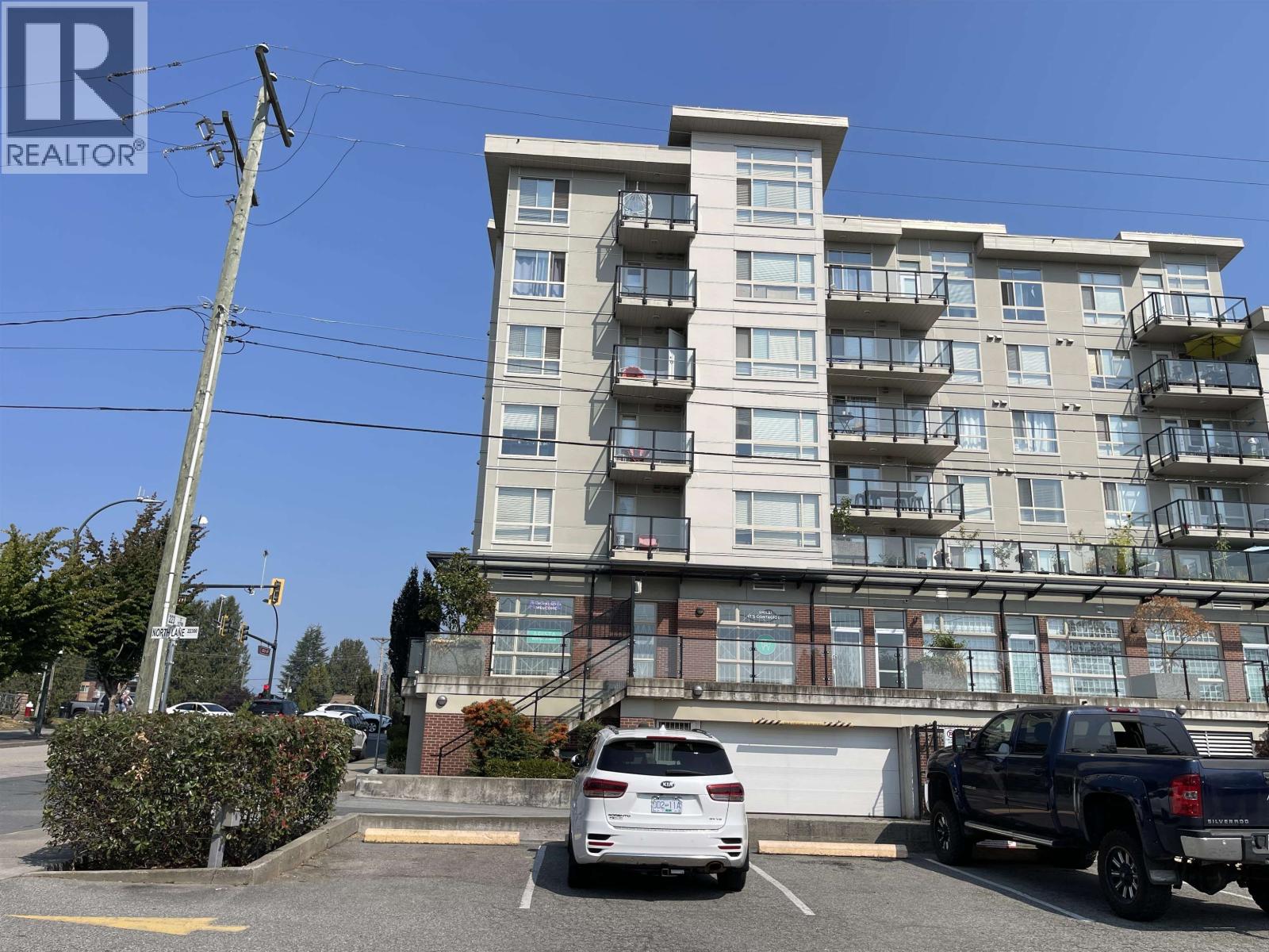 205 22318 LOUGHEED HIGHWAY Property Photo 1