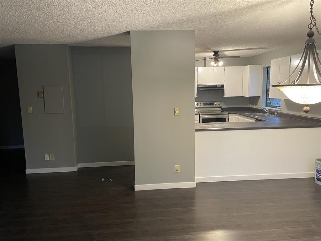 201 7131 133a Street Property Photo 2