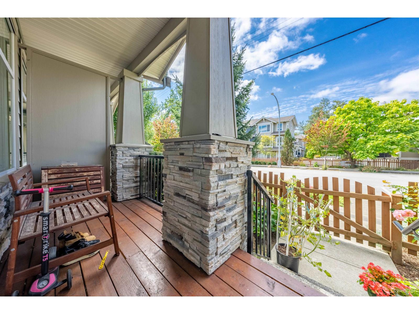 7138 210 #3 Property Photo 2