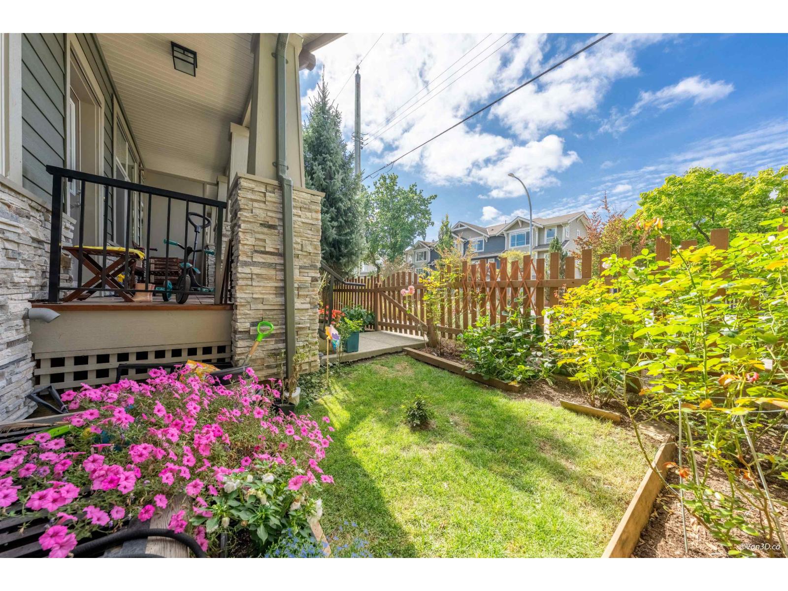 7138 210 #3 Property Photo 4