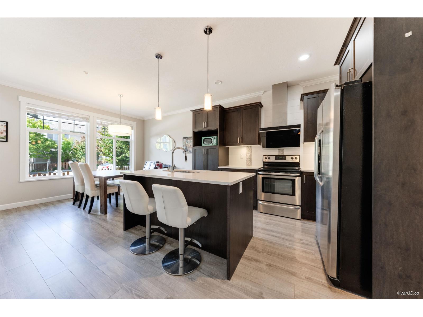 7138 210 #3 Property Photo 5