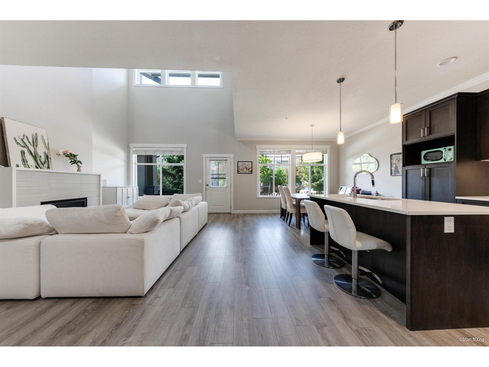 7138 210 #3 Property Photo 6