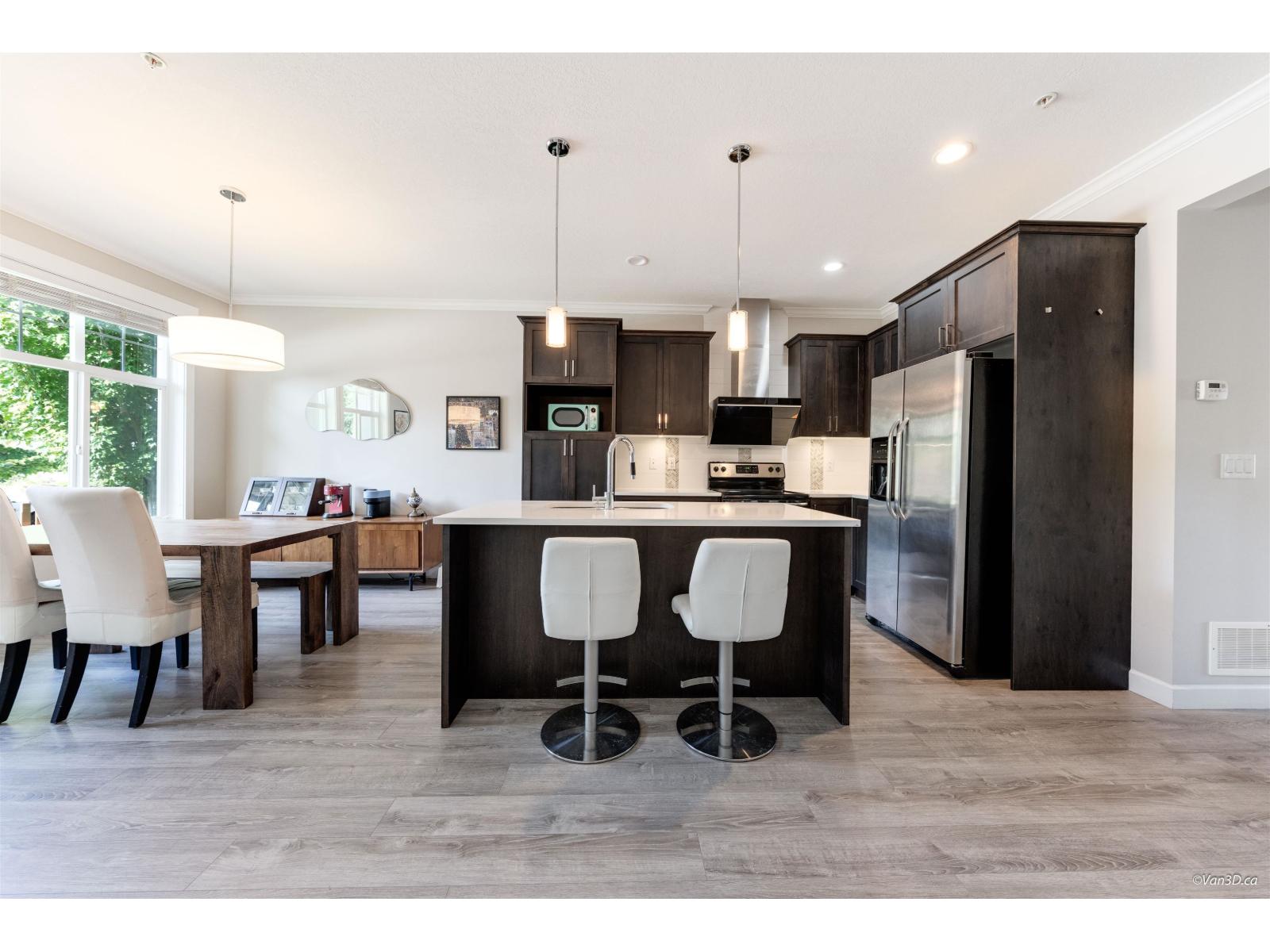 7138 210 #3 Property Photo 7